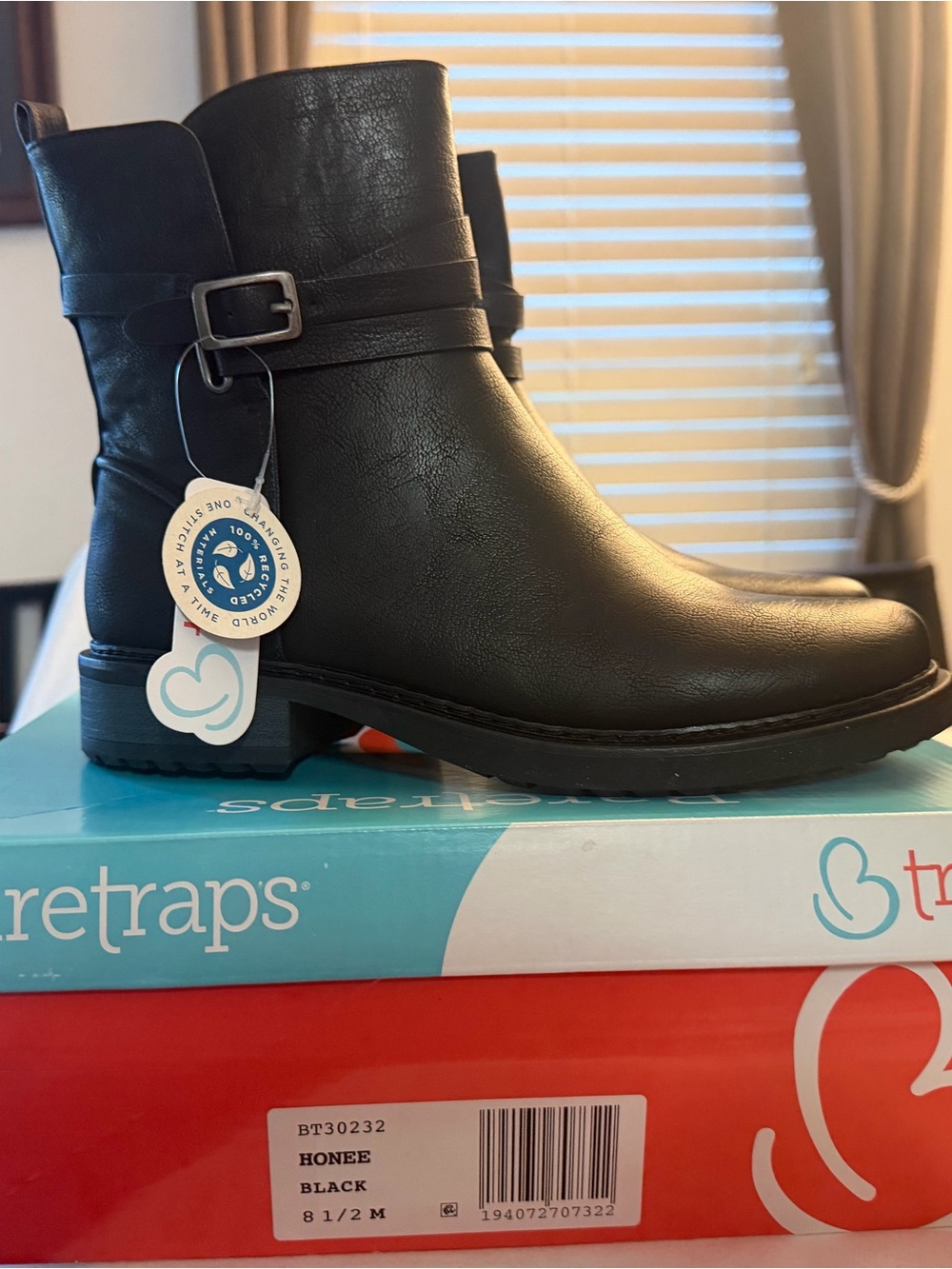 Baretraps Leather Ankle Boots NWT 8.5